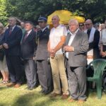 27.08.2022. Prawęcin. VI Prawęckie Dożynki połączone z nadaniem sztandaru miejsowej jednostce OSP. Na zdjęciu (od prawej): poseł Krzysztof Lipiec, Marek Bilski - radny powiatu ostrowieckiego, mł. bryg. Tomasz Łyjak - zastępca komendanta PSP w Ostrowcu Św., poseł Andrzej Kryj, Lech Łodej - burmistrz Kunowa / Fot. Emilia Sitarska - Radio Kielce