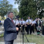 Ostrowiec pamięta o bohaterach Bitwy Warszawskiej - Radio Kielce 15.08.2022. Ostrowiec Świętokrzyski. Obchody 102. rocznicy Bitwy Warszawskiej. Na zdjęciu: Andrzej Kryj - poseł PiS / Fot. Emilia Sitarska - Radio Kielce