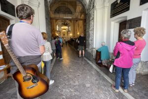 04.08.2022. Ostrowiec Świętokrzyski. Piesza pielgrzymka na Jasną Górę / Fot. Emilia Sitarska - Radio Kielce