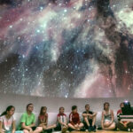 Na zdjęciu: mobilne planetarium Centrum Nauki Kopernik w Warszawie / Fot. Piotr Molęcki - Centrum Nauki Kopernik