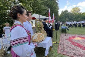 27.08.2022. Prawęcin. VI Prawęckie Dożynki połączone z nadaniem sztandaru miejsowej jednostce OSP / Fot. Emilia Sitarska - Radio Kielce