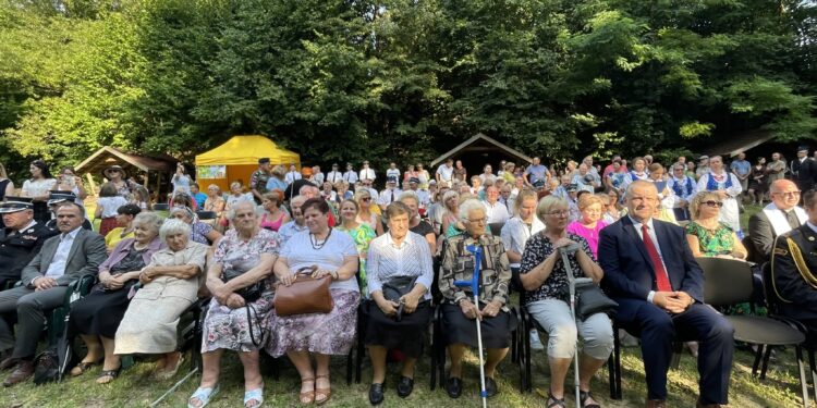 27.08.2022. Prawęcin. VI Prawęckie Dożynki połączone z nadaniem sztandaru miejsowej jednostce OSP / Fot. Emilia Sitarska - Radio Kielce