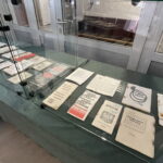 29.08.2022. Ożarów. Otwarcie wystawy bibuły Solidarności Cementowni Ożarów. / Fot. Emilia Sitarska - Radio Kielce.