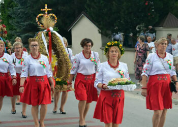 Dożynki gminno-parafialne w Kozłowie. Gmina Małogoszcz dziękowała za plony - Radio Kielce