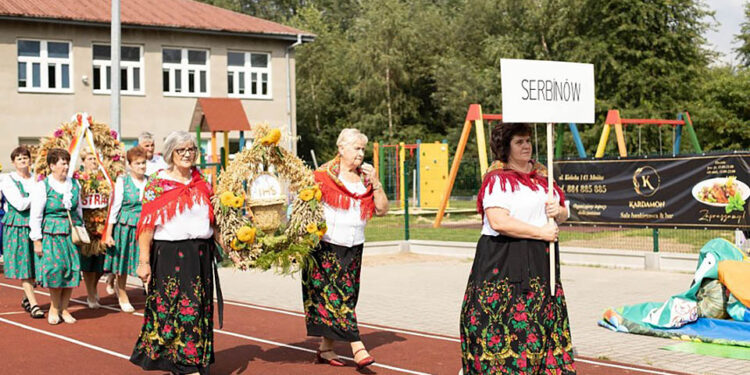 Dożynki Gminy Mniów. Dziękowano za tegoroczne plony - Radio Kielce