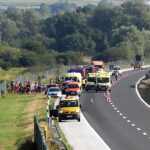 06.08.2022. Chorwacja. Wypadek polskiego autokaru na autostradzie A4, na północ od Zagrzebia między miejscowościami Jarek Bisaszki i Podvorec / Fot. PAP/EPA - Ivan Agnezovic