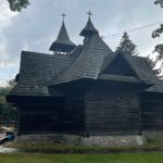 23.08.2022. Kielce, Białogon. Remont drewnianego kościoła. / Fot. Wiktor Taszłow - Radio Kielce