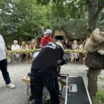 12.08.2022. Kopiec. Osada neolityczna. Plan zdjęciowy do filmu „Berło z brązu – symbol zmiany cywilizacyjnej” / Fot. Emilia Sitarska - Radio Kielce