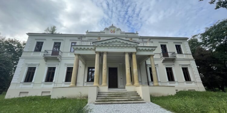 Pałac Wielopolskich w Częstocicach / Fot. Emilia Sitarska - Radio Kielce