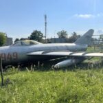 Ostrowiec Świętokrzyski. Na zdjęciu: MiG zdjęty z postumentu na osiedlu Pułanki / Fot. Emilia Sitarska - Radio Kielce