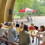 02.08.2022. Kielce. Park Miejski. Wakacyjna Szkoła Szachowa Radia Kielce / Fot. Rafał Szymczyk - Radio Kielce