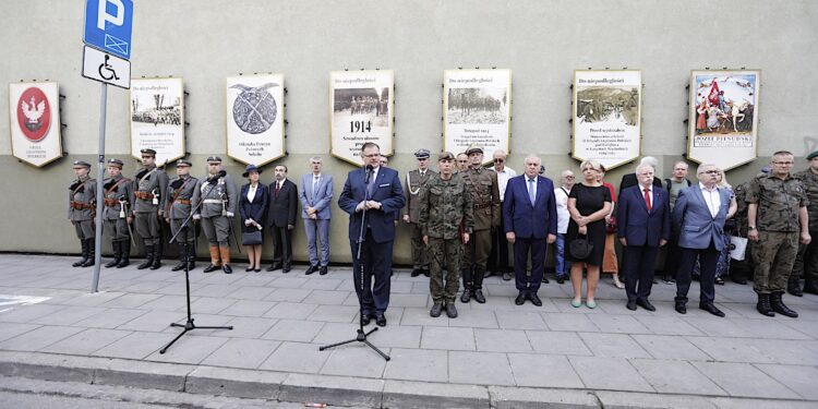 06.08.2022. Kraków. 57. Marsz Szlakiem Pierwszej Kompanii Kadrowej. Wymarsz z krakowskich Oleandrów / Fot. Jarosław Kubalski - Radio Kielce