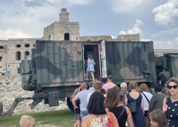 15.08.2022. Zamek Krzyżtopór w Ujeździe. Piknik wojskowy. / Fot. Emila Sitarska - Radio Kielce