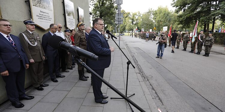 06.08.2022. Kraków. 57. Marsz Szlakiem Pierwszej Kompanii Kadrowej. Wymarsz z krakowskich Oleandrów. Na zdjęciu: Jan Józef Kasprzyk - Szef Urzędu ds. Kombatantów i Osób Represjonowanych / Fot. Jarosław Kubalski - Radio Kielce