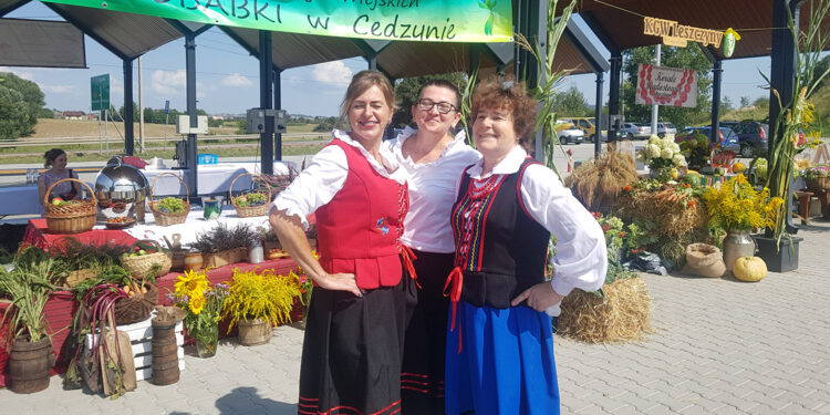 Jarmark na Dożynkach w Górnie. Było pysznie i kolorowo. - Radio Kielce
