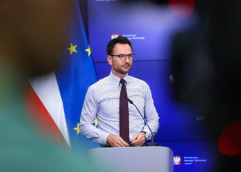 16.08.2022. Warszawa. Minister rozwoju i technologii Waldemar Buda podczas briefingu prasowego nt. najnowszych inicjatyw MRiT mających na celu zmniejszenie biurokracji w urzędach / Fot. PAP - Rafał Guz