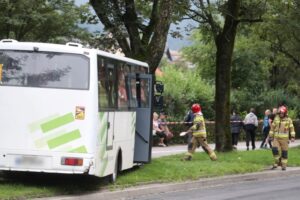 22.08.2022. Zakopane. Miejsce wypadku busa przy ul. Kościuszki w Zakopanem / Fot. Grzegorz Momot