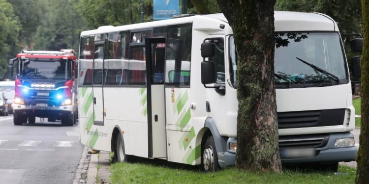 22.08.2022. Zakopane. Miejsce wypadku busa przy ul. Kościuszki w Zakopanem / Fot. Grzegorz Momot