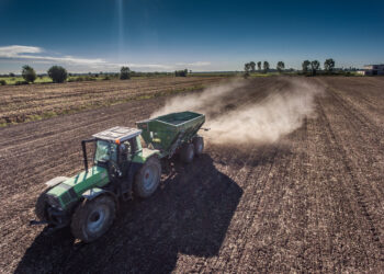W gminie Strawczyn będą produkować polepszacze do gleby - Radio Kielce