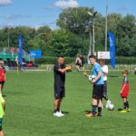 07.08.2022. Starachowice. Spotkanie pt. „Warsztaty z Gwiazdą”, którego gośćmi byli reprezentanci Polski w piłce nożnej Sławomir Peszko i Radosław Majewski / Maciej Makuła - Radio Kielce