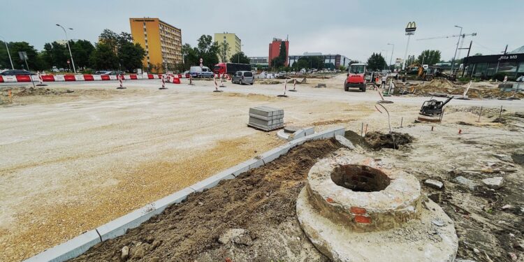 02.08.2022. Kielce. Remont na Al Solidarności / Fot. WIktor Taszłow - Radio Kielce