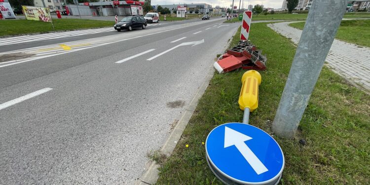 06.08.2022. Kielce. Przygotowania do zmiany organizacji ruchu na ulicy Szajnowicza-Iwanowa / Fot. Wiktor Taszłow - Radio Kielce