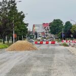 Prace na skrzyżowaniu trwają, ale tempo raczej słabe - Radio Kielce 02.08.2022. Kielce. Remont na Al Solidarności / Fot. WIktor Taszłow - Radio Kielce