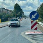 Nowa droga najeżona szykanami - Radio Kielce Droga ze Świętej Katarzyny do Ciekot / Fot. Wiktor Taszłow - Radio Kielce