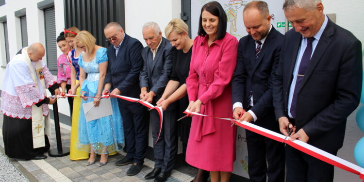 15.09.2022. Działoszyce. Otwarcie nowego kompleksu żłobkowo-przedszkolnego / Fot. Marta Gajda-Kruk - Radio Kielce