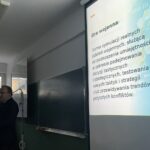 16.09.2022. Ostrowiec Świętokrzyski. Otwarcie pracowni gier wojennych imienia generała Mariana Kukiela. Na zdjęciu (z lewej): dr Leszek Sykulski / Fot. Emilia Sitarska - Radio Kielce