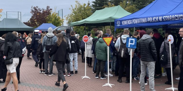 30.09.2022. Starachowice. Spotkanie pod hasłem „Jedno życie masz, więc zapnij pas” / Fot. Anna Głąb - Radio Kielce