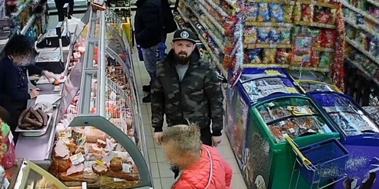 Na zdjęciu: mężczyzna podejrzewany o dokonanie kradzieży / Fot. świętokrzyska policja