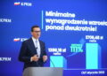 13.09.2022. Warszaw. Premier Mateusz Morawiecki na konferencji prasowej po zakończonym posiedzeniu Rady Ministrów w Kancelarii Prezesa Rady Ministrów w Warszawie. Konferencja dot. podwyżki płacy minimalnej / Fot. Marcin Obara - PAP