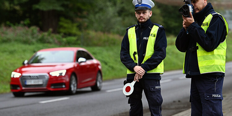 Ekspert ruchu drogowego: do zaostrzenia kar dla kierowców trzeba dostosować pracę policji