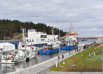 17.09.2022. Skowronki. Otwarcie kanału żeglugowego przez Mierzeję Wiślaną / Fot. PAP - Adam Warżawa
