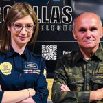 „Poczytalnia TV”. Na zdjęciu (od lewej): Anna Roży - prowadząca „Poczytalnię TV” i gen. dyw. Roman Polko. / Fot. Anna Roży - Facebook.