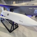 07.09.2022. Kielce. 30. Międzynarodowy Salon Przemysłu Obronnego. Makieta samolotu F-35 / Fot. Wiktor Taszłow - Radio Kielce