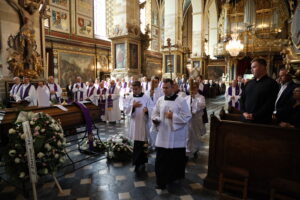 05.09.2022. Sandomierz. Pogrzeb ks. prof. Józefa Krasińskiego / Fot. ks Grzegorz Słodkowski, rzecznik diecezji sandomierskiej