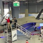 07.09.2022. Kielce. 30. Międzynarodowy Salon Przemysłu Obronnego. Makieta samolotu F-35 / Fot. Wiktor Taszłow - Radio Kielce