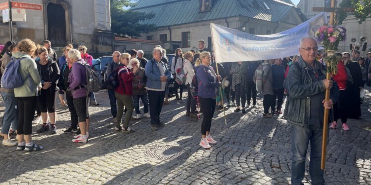 07.09.2022. Sandomierz. XIX Piesza Pielgrzymka do Sanktuarium Maryjnego w Sulisławicach / Fot. Grażyna Szlęzak- Radio Kielce