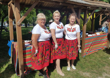 Swojskie pieczywo królowało na Święcie Chleba w Tokarni. Brodowianki z Brodów radziły, jak je wypiekać - Radio Kielce