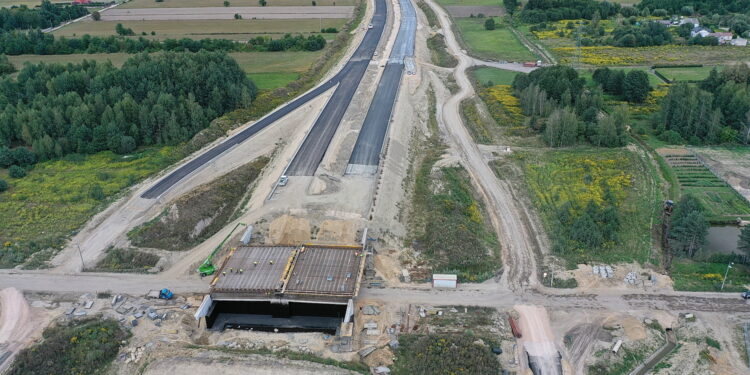 01.09.2022 Trasa S7 na odcinku Tarczyn - Lesznowola / Fot. Jarosław Kubalski - Radio Kielce