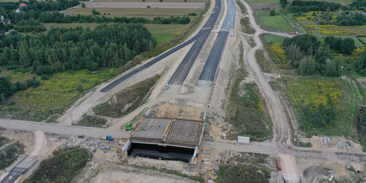 01.09.2022 Trasa S7 na odcinku Tarczyn - Lesznowola / Fot. Jarosław Kubalski - Radio Kielce