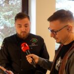 16.09.2022. Radio Kielce. Smacznego Piątku. Na zdjęciu (od lewej): Patryk Szymankiewicz – szef kuchni Irish Pub Shoemaker w Kielcach i Stanisław Blinstrub - Radio Kielce / Fot. Piotr Kwaśniewski - Radio Kielce