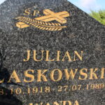 10.09.2022. Młodzawy Małe. Cmentarz parafialny. Grób Juliana Laskowskiego - Sprawiedliwego wśród Narodów Świata / Fot. Marta Gajda-Kruk - Radio Kielce