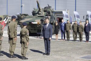 06.09.2022. Kielce. Uroczysta inauguracja roku szkolnego klas mundurowych. Na zdjęciu: Mariusz Błaszczak - minister obrony narodowej / Fot. Jarosław Kubalski - Radio Kielce