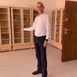 01.09.2022. Sandomierz. Miejska Biblioteka Publiczna im. Jana Długosza w Sandomierzu. Na zdjęciu: Wojciech Dumin - dyrektor Miejskiej Biblioteki Publicznej w Sandomierzu / Fot. Grażyna Szlęzak - Radio Kielce