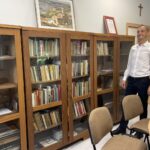 01.09.2022. Sandomierz. Miejska Biblioteka Publiczna im. Jana Długosza w Sandomierzu. Na zdjęciu: Wojciech Dumin - dyrektor Miejskiej Biblioteki Publicznej w Sandomierzu / Fot. Grażyna Szlęzak - Radio Kielce