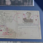 23.09.2022. Pińczów. Przekazanie do Muzeum Regionalnego w Pińczowie dokumentów po Józefie Kwietniu. / Fot. Marta Gajda-Kruk - Radio Kielce