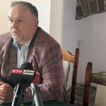 07.09.2022. Sandomierz. Spotkanie nt. aktualizacji map zagrożenia powodziowego. Na zdjęciu: poseł Marek Kwitek / Fot. Grażyna Szlęzak - Radio Kielce